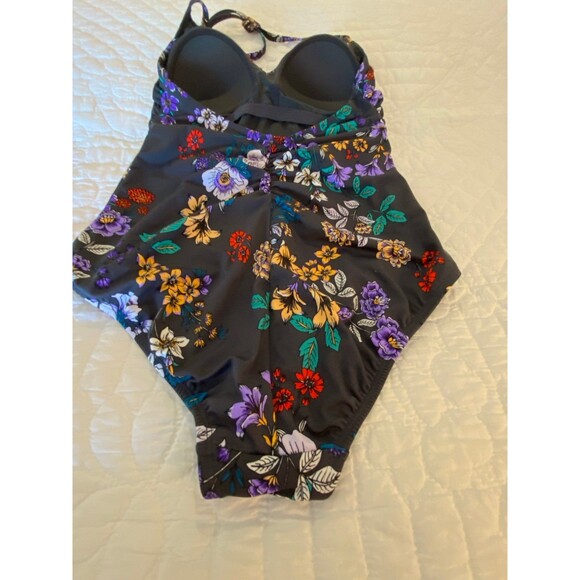 Time and Tru Halter Swimsuit One Piece Womens Size Medium Modest Pool Beach - Picture 9 of 12